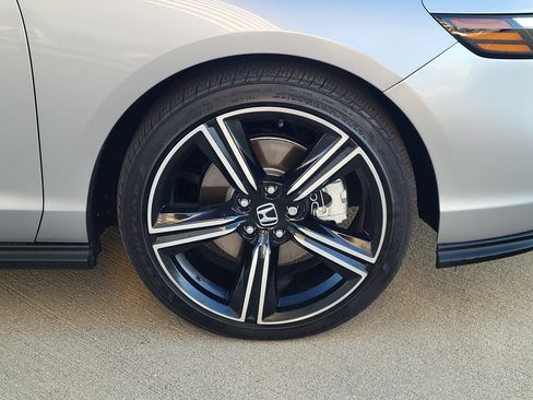 Used 2023 Honda Accord Sport image 5