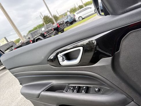 New 2026 Jeep Compass Latitude AWD/4WD image 12
