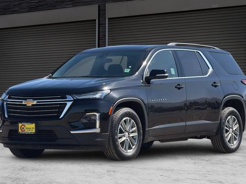 Used 2023 Chevrolet Traverse LT FWD image 9