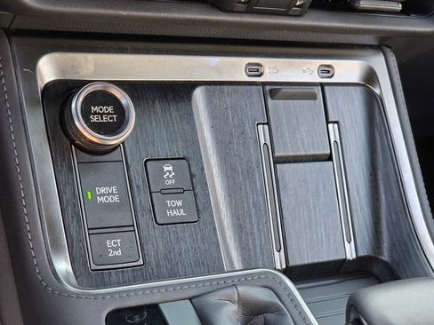 Used 2025 Lexus GX 550 w/ Accessory Package (31) AWD/4WD image 27