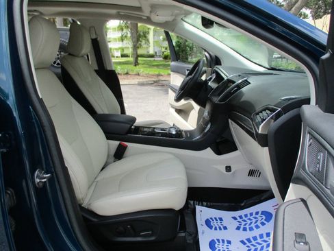 Used 2020 Ford Edge Titanium w/ Equipment Group 301A FWD image 31