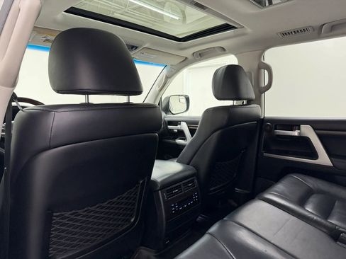 Used 2018 Toyota Land Cruiser AWD/4WD image 14