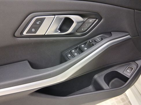 Used 2020 BMW 330i Sedan w/ Driving Assistance Package RWD image 24