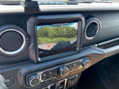 Used 2021 Jeep Wrangler Unlimited Sahara w/ Cold Weather Group AWD/4WD image 18