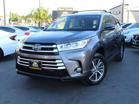 Used 2018 Toyota Highlander XLE image 46