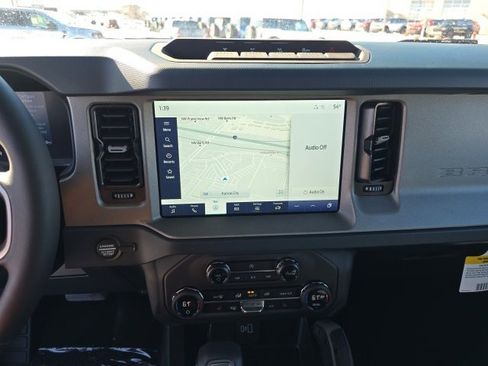 Used 2024 Ford Bronco Outer Banks image 19