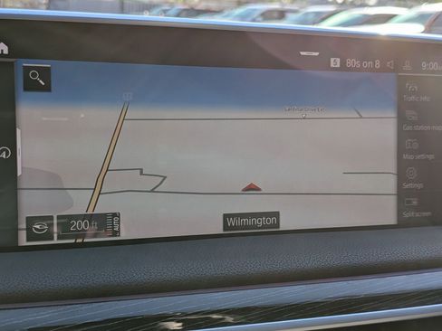 Used 2022 BMW 740i xDrive w/ M Sport Package image 23