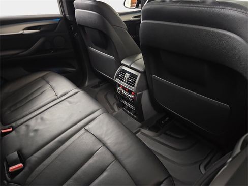 Used 2017 BMW X5 xDrive35d image 14