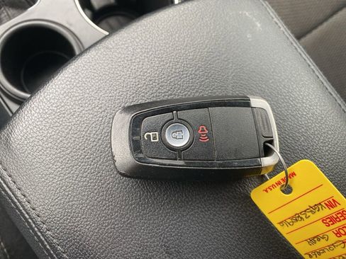 Used 2019 Ford Explorer XLT image 45