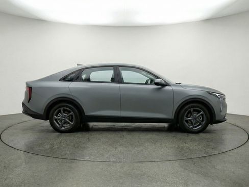 Used 2025 Kia K4 LXS image 11