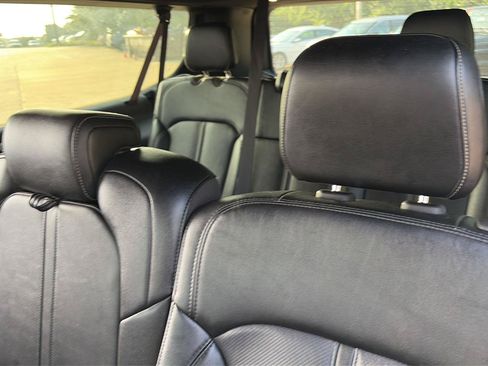 Used 2024 Jeep Wagoneer L Series II w/ Flexible Seating Group AWD/4WD image 5