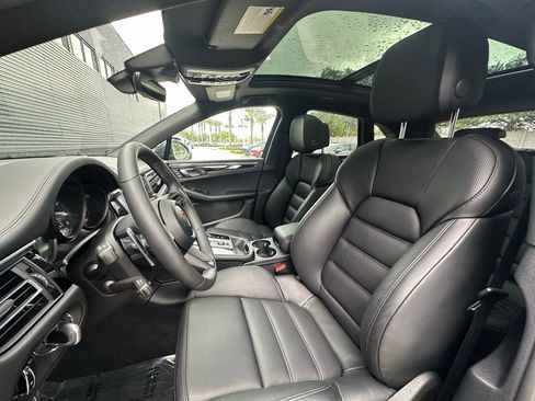 Certified 2026 Porsche Macan Turbo AWD/4WD image 5