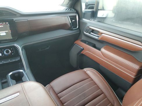 Used 2024 GMC Sierra 3500 Denali Ultimate image 10