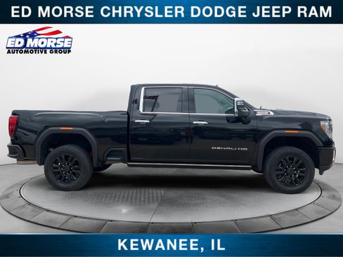 Used 2022 GMC Sierra 2500 Denali w/ Denali Black Diamond Edition AWD/4WD image 6