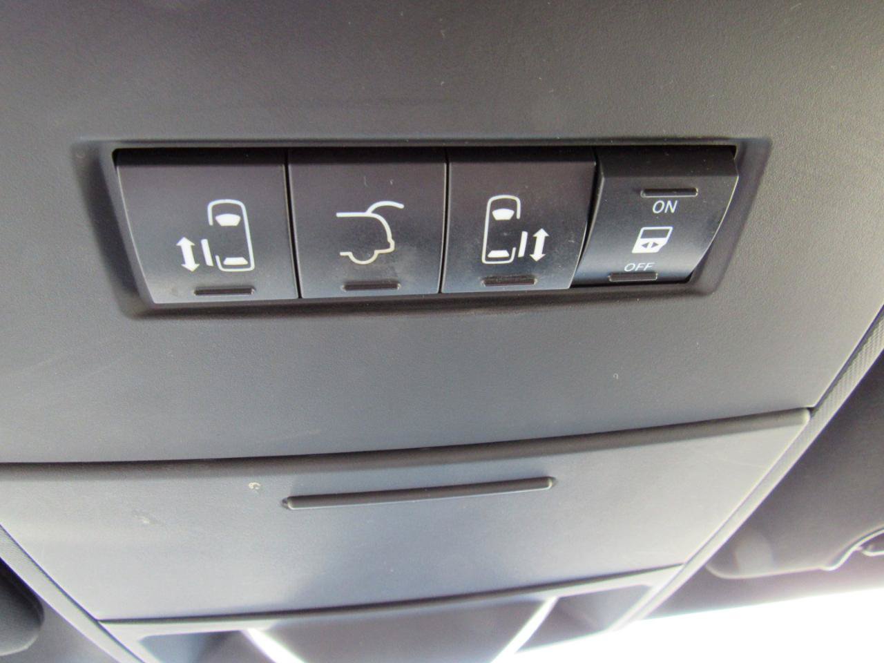 Used 2015 Dodge Grand Caravan SXT FWD image 23
