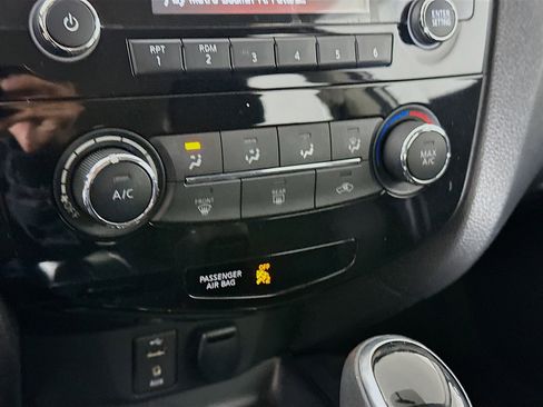 Used 2018 Nissan Rogue Sport S w/ S Appearance Package image 22