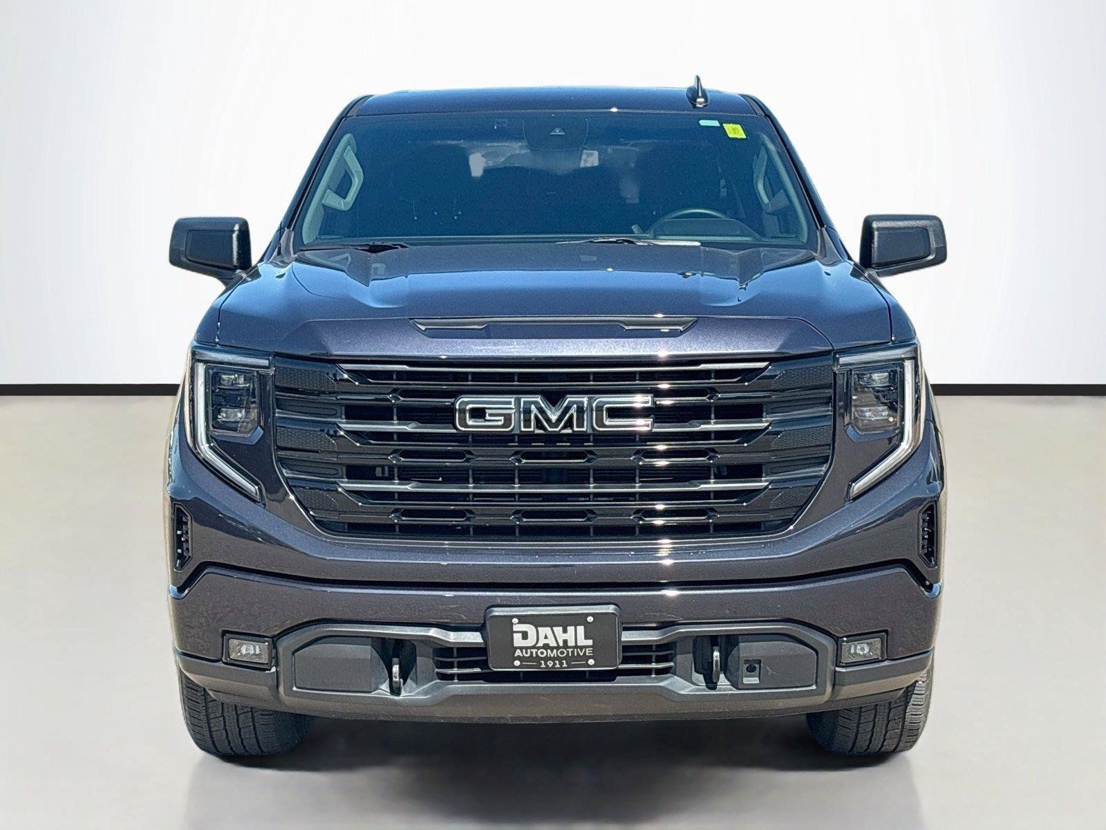 Used 2024 GMC Sierra 1500 Elevation AWD/4WD image 3