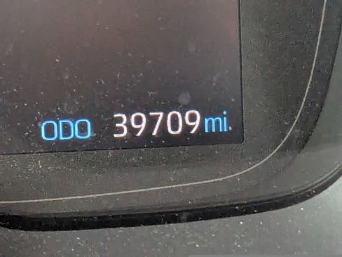 Used 2021 Toyota Corolla LE image 26