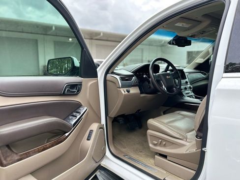 Used 2018 Chevrolet Tahoe LT w/ Luxury Package image 9