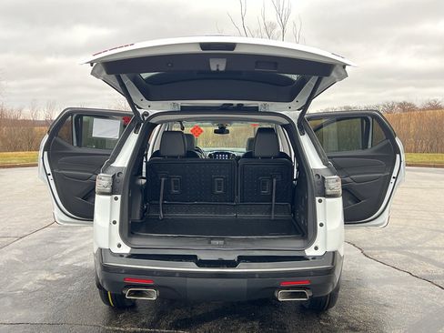 Used 2021 Chevrolet Traverse Premier w/ Redline Edition image 40