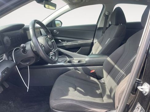 Used 2024 Hyundai Elantra SEL w/ Convenience Package FWD image 9