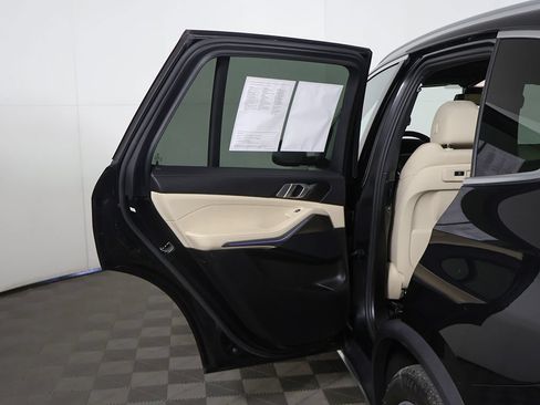 Used 2022 BMW X5 xDrive40i w/ Premium Package AWD/4WD image 23