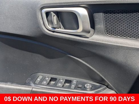 Used 2025 Hyundai Venue SEL FWD image 13