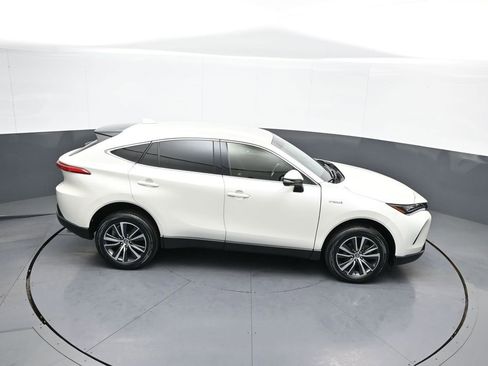 Certified 2021 Toyota Venza LE image 37