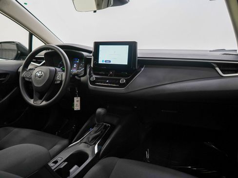 Used 2025 Toyota Corolla LE image 12