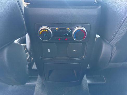 Used 2023 Ford Explorer Limited image 24