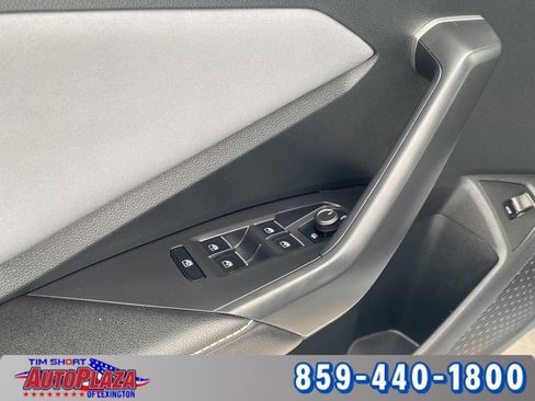 Used 2025 Volkswagen Jetta SE FWD image 34