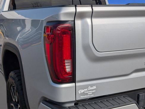 Used 2022 GMC Sierra 1500 AT4 w/ Technology Package image 11