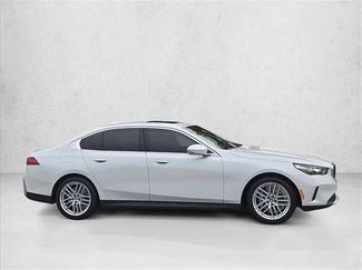Used 2025 BMW 530i w/ Premium Package RWD video 4