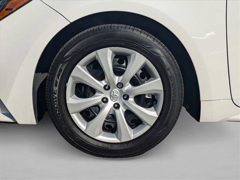 Used 2023 Toyota Corolla LE image 22