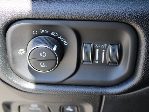 Used 2022 RAM 1500 Laramie AWD/4WD image 27