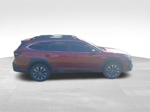 Used 2025 Subaru Outback Limited AWD/4WD image 5