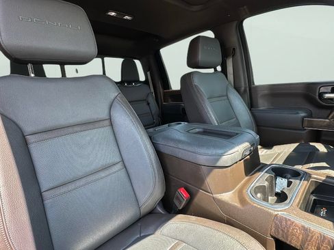 Used 2022 GMC Sierra 3500 Denali AWD/4WD image 24