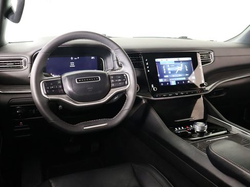 Used 2022 Jeep Wagoneer Series II w/ Premium Group I AWD/4WD image 2