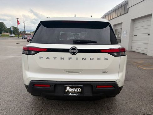 Used 2022 Nissan Pathfinder SV FWD image 4
