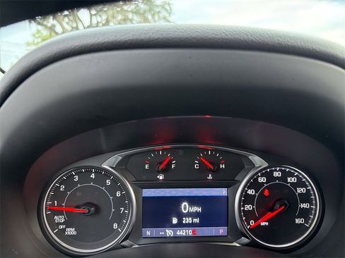 Used 2024 GMC Terrain SLT image 18