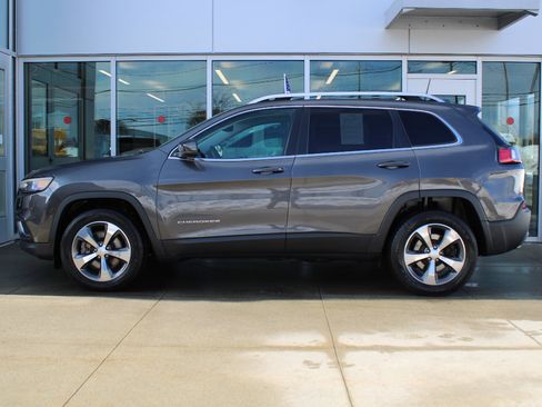 Used 2019 Jeep Cherokee Limited w/ Luxury Group image 5