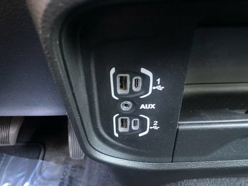 Used 2024 RAM 2500 Big Horn AWD/4WD image 25