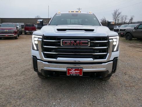 New 2026 GMC Sierra 3500 SLT w/ SLT Premium Package image 9