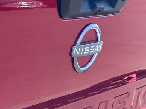 Certified 2025 Nissan Frontier SV image 7