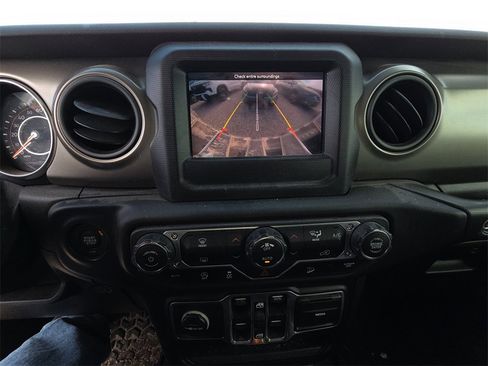 Used 2018 Jeep Wrangler Unlimited Sport S image 11