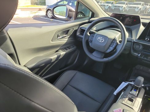 Used 2025 Toyota Prius XLE image 16