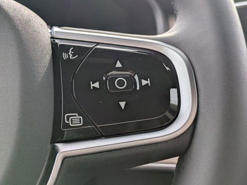 New 2026 Volvo XC90 B6 Plus w/ Protection Package Premier image 38