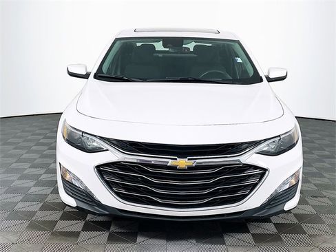 Used 2024 Chevrolet Malibu LT image 2