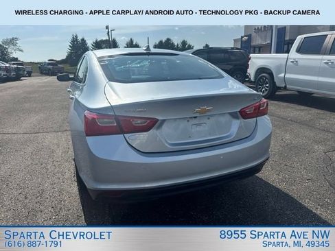 Used 2017 Chevrolet Malibu LT FWD image 4