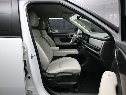 Used 2024 Hyundai Santa Fe SEL image 24